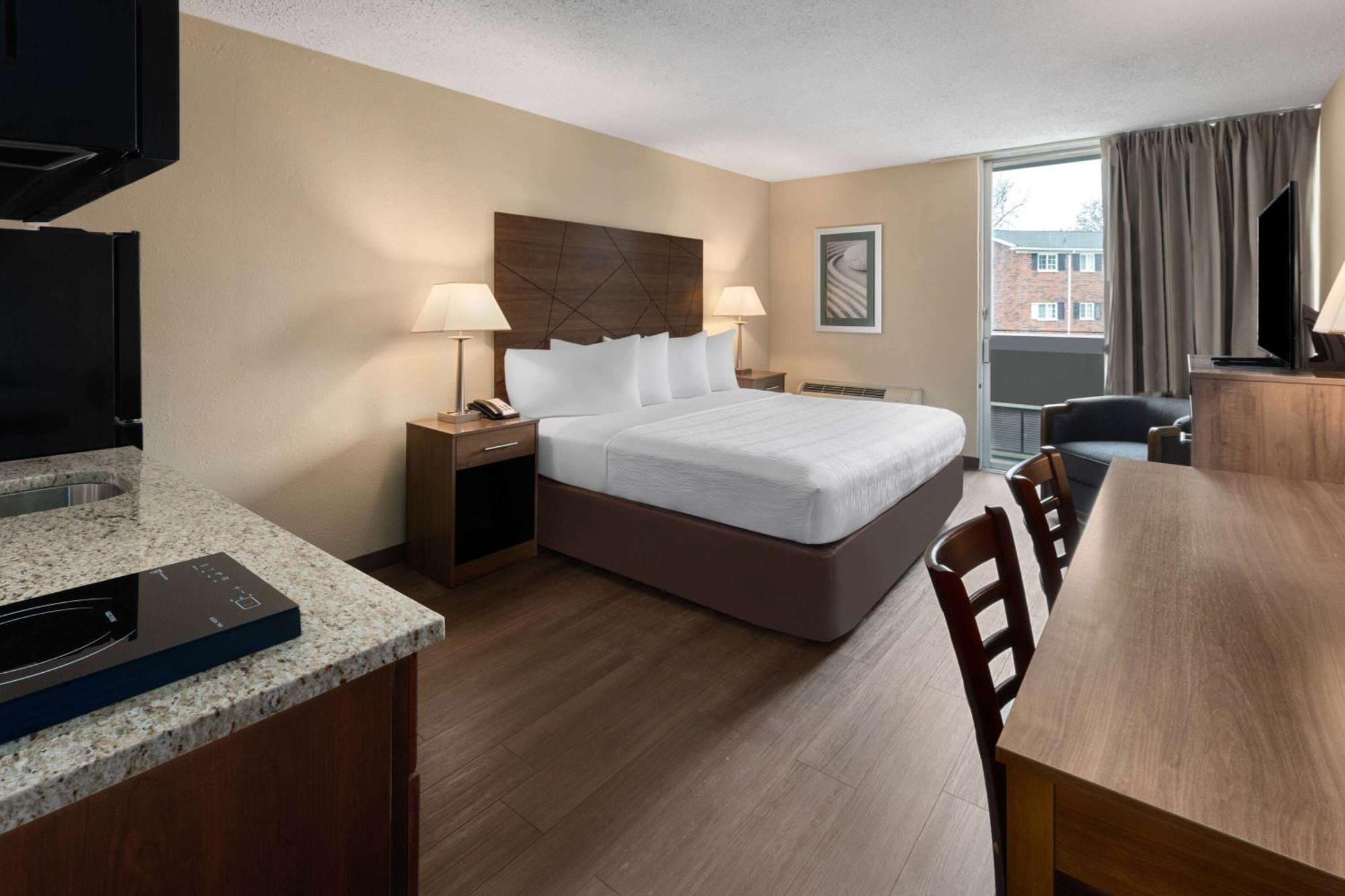 Wingate By Wyndham Troy Hotel Bagian luar foto