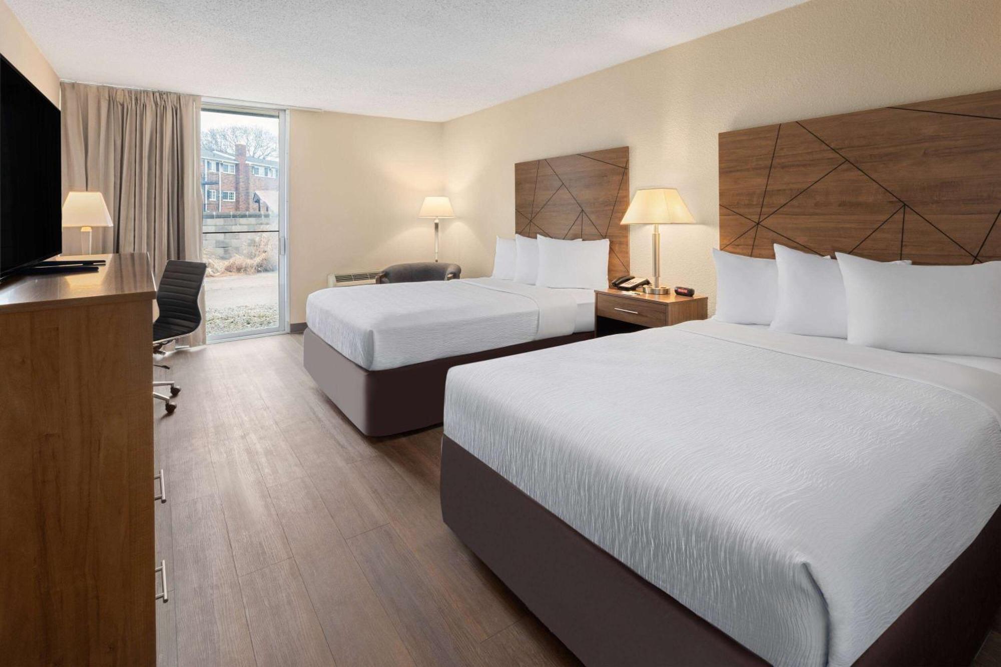 Wingate By Wyndham Troy Hotel Bagian luar foto