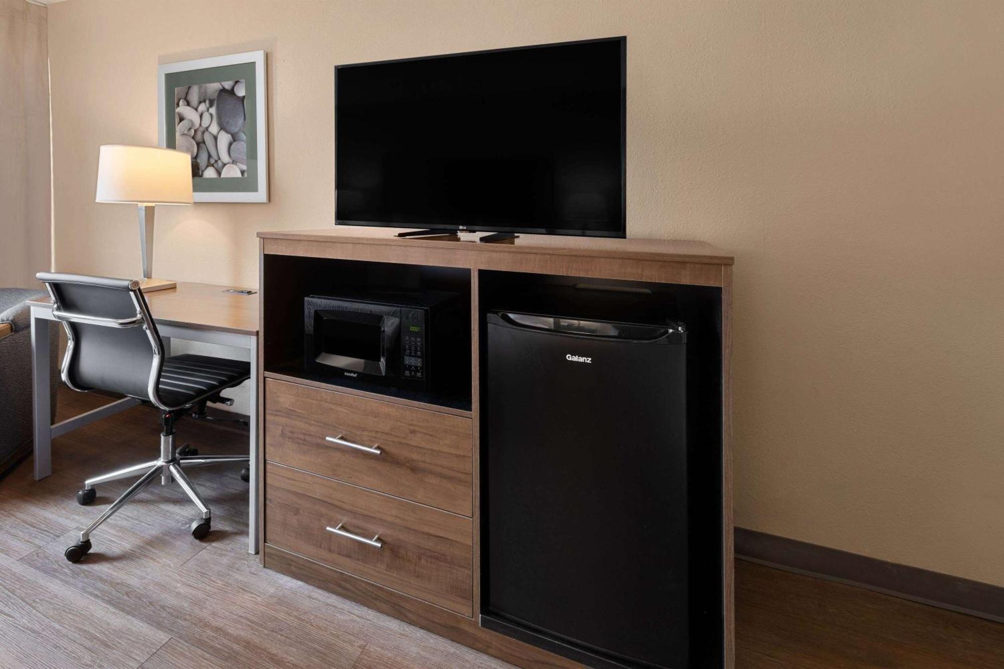 Wingate By Wyndham Troy Hotel Bagian luar foto